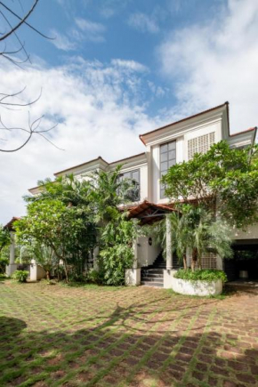 Courtyard Villa